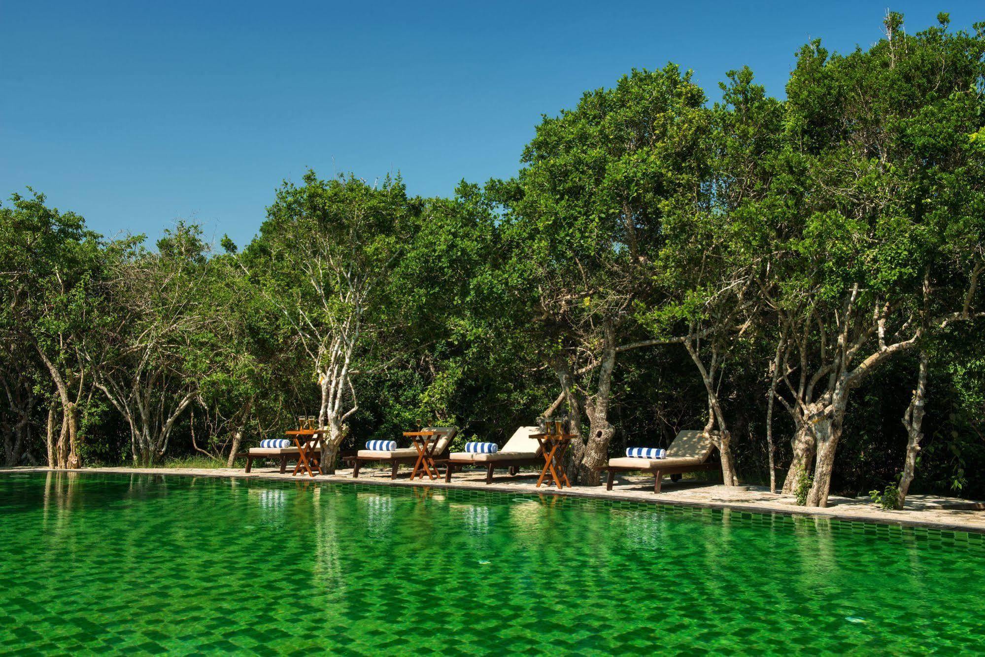 Uga Chena Huts – Resort 5*